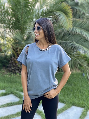 Antrasit Zincir Detay Yırtıklı Kadın T-Shirt