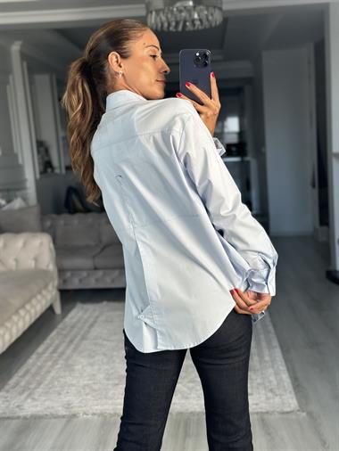 Bebe Mavi Arkası Yırtmaçlı Dikiş Detay Poplin Kadın Gömlek