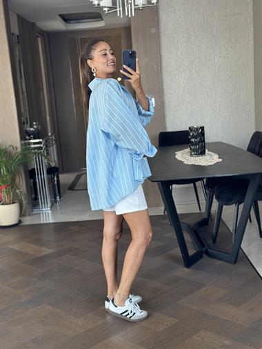 Bebe Mavi Çizgili Oversize Tek Cepli Kadın Gömlek