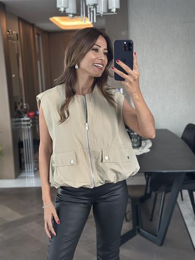 Bej Balon Model Sıfır Kol Fermuarlı Kadın Yelek