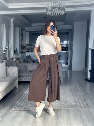 Bej Bisiklet Yaka Modal Kadın T-Shirt