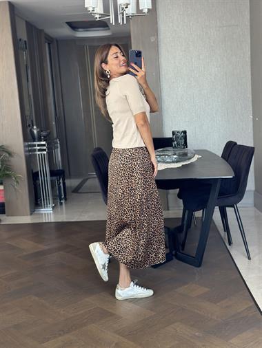 Bej Dlvn Arkası Düğmeli Kısa Kol Merserize Kadın Bluz