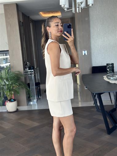 Bej Dört Düğmeli Cep Detaylı Yelek Şort Kadın Alt Üst Takım