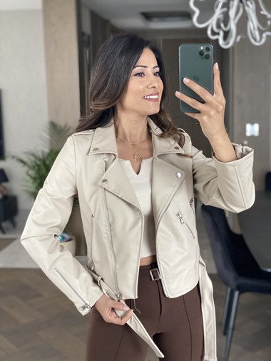 Bej Fermuarlı Kemer Detaylı Deri Ceket