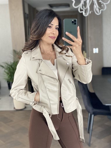 Bej Fermuarlı Kemer Detaylı Deri Ceket