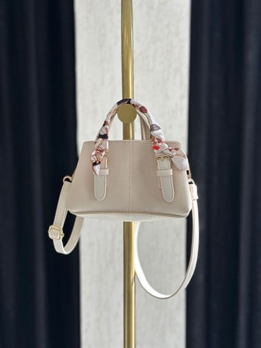 Bej Fular Detaylı Kadın El Ve Omuz Çantası
