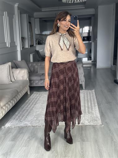 Bej Fularlı Bisiklet Yaka Kısa Kol Kadın Triko Kazak