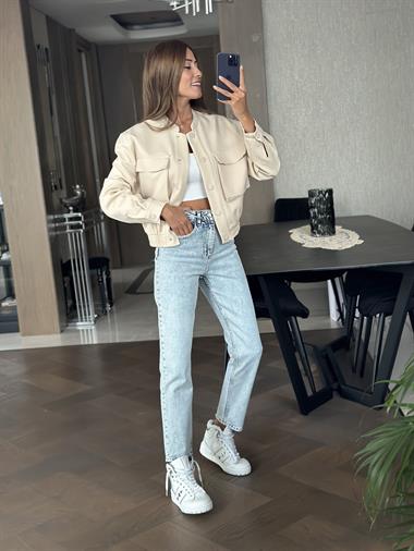 Bej İri Cepli Çıtçıt Düğmeli  Bomber Kadın Mont