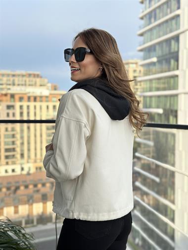 Bej Kapüşonlu Çıtçıtlı Gabardin Kadın Mont