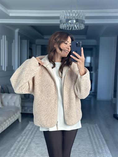 Bej Kapüşonlu Fermuarlı Cepli Polar Kadın Ceket