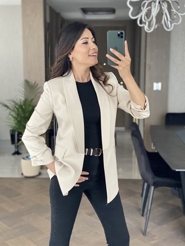 Bej Kendinden Yakalı Kolları Büzgülü Ceket