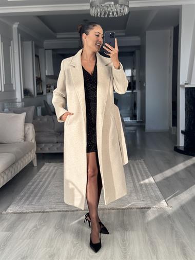 Bej Kesik Yaka Kuşaklı Kadın Yünlü Kaşe Kaban