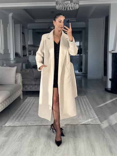 Bej Kesik Yaka Kuşaklı Kadın Yünlü Kaşe Kaban