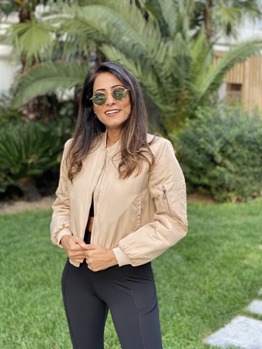 Bej Kısa Cepleri Çıtçıtlı Bomber Kadın  Mont