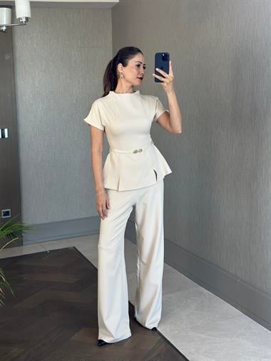 Bej Kısa Kol Bisiklet Yaka Kemerli Kadın Tulum