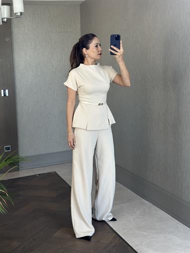 Bej Kısa Kol Bisiklet Yaka Kemerli Kadın Tulum