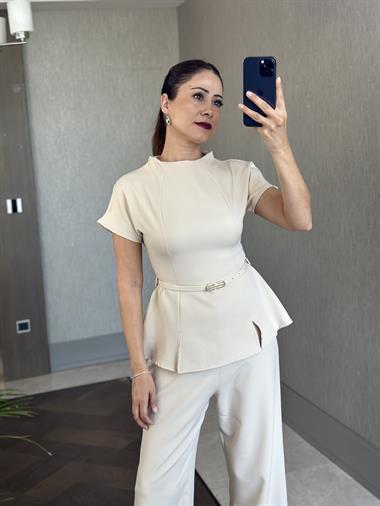 Bej Kısa Kol Bisiklet Yaka Kemerli Kadın Tulum