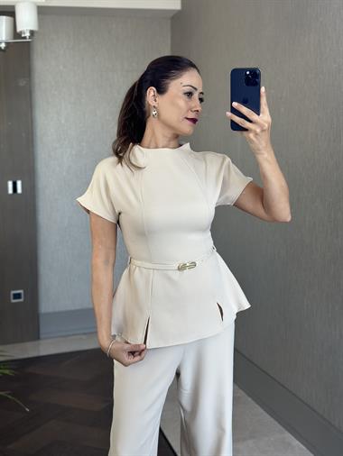 Bej Kısa Kol Bisiklet Yaka Kemerli Kadın Tulum