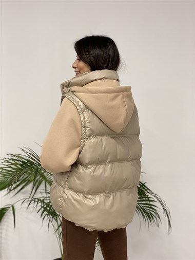 Bej Kolları Ve Kapüşonu Sweat Detay Şişme Kadın Mont