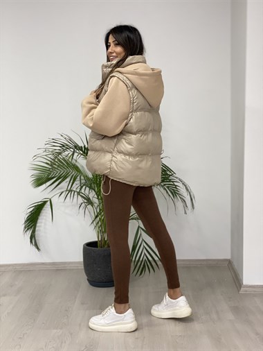 Bej Kolları Ve Kapüşonu Sweat Detay Şişme Kadın Mont
