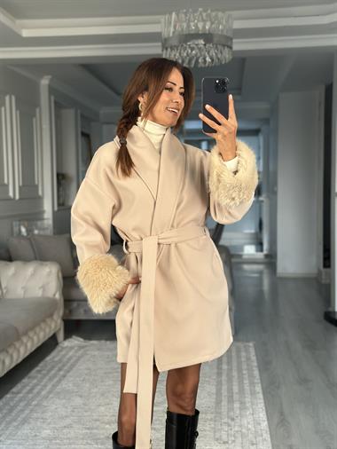 Bej Kolu Kürklü Kuşaklı Kadın Kaşe Kaban