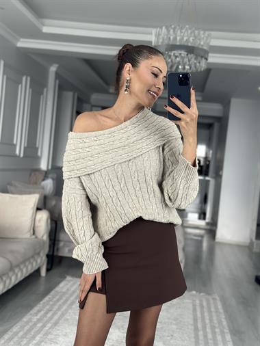 Bej Madonna Yaka Saç Örgülü Triko Kadın Kazak