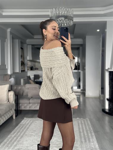Bej Madonna Yaka Saç Örgülü Triko Kadın Kazak
