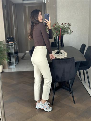 Bej Naturel Paçası Yırtmaçlı Mom Slim Fit Kadın Jean