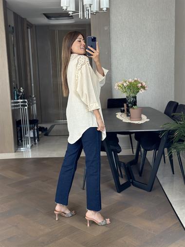 Bej Omuzları Dantel Aerobin Kadın Gömlek