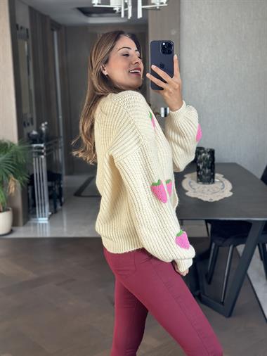 Bej Pembe Çilek Desen Düğmeli Kadın Hırka