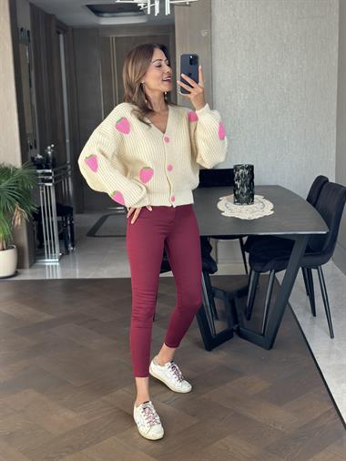 Bej Pembe Çilek Desen Düğmeli Kadın Hırka