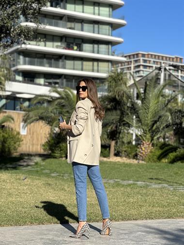 Bej Premium Arkası Düğme Detay Oversize Kadın Ceket