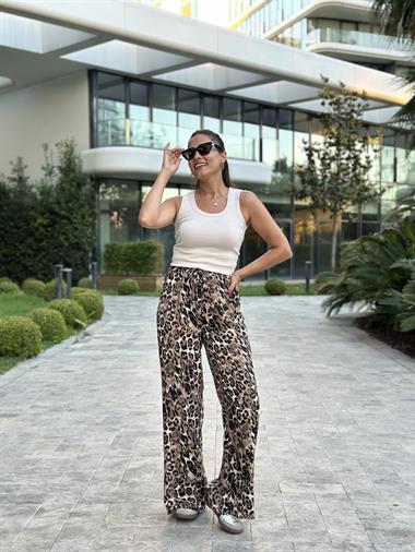 Bej U Yaka Önü Taşlı Kaşkorse Sıfır Kol Kadın Body