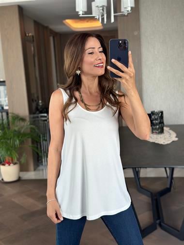 Beyaz Askılı Eteği Oval Oversize Kadın Bluz