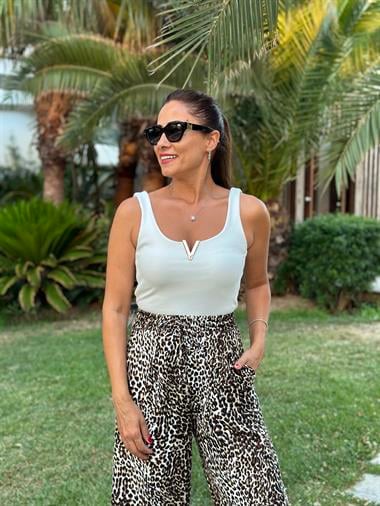 Beyaz Askılı Yakası Gold V Demirli Kaşkorse Kadın Body