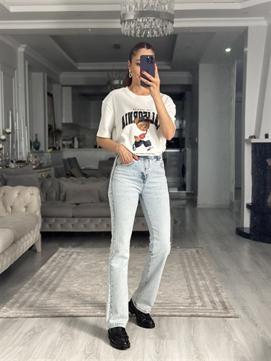 Beyaz Ayıcık Nakışlı Bisiklet Yaka Kadın T-Shirt