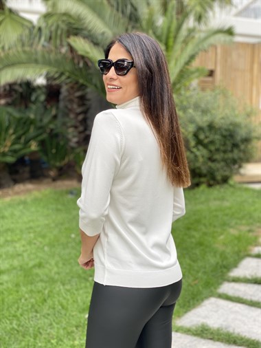 Beyaz Balıkçı Yaka Truvakar Kol Kadın Kazak