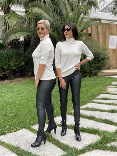 Beyaz Balıkçı Yaka Truvakar Kol Kadın Kazak