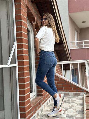 Beyaz Bisiklet Yaka Arka Damla Detay Kısa Kol Merserize Kadın Bluz