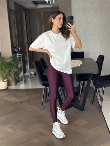 Beyaz Bisiklet Yaka Önü Ve Arkası Çiçek İşlemeli Kadın T-Shirt