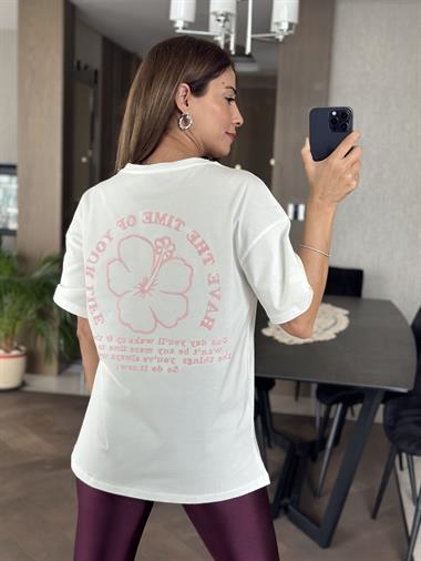 Beyaz Bisiklet Yaka Önü Ve Arkası Çiçek İşlemeli Kadın T-Shirt