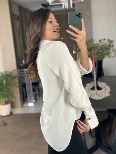 Beyaz Broş Detaylı İpek Saten Kadın Bluz