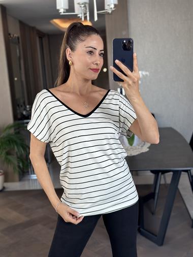 Beyaz Çizgili Ön Arka V Yaka Kısa Yarasa Kol Kadın T-Shirt