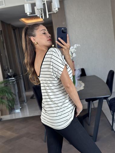 Beyaz Çizgili Ön Arka V Yaka Kısa Yarasa Kol Kadın T-Shirt