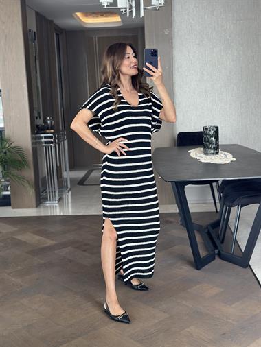 Siyah Çizgili Polo Yaka Yırtmaçlı Kadın Triko Elbise