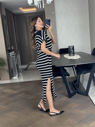 Siyah Çizgili Polo Yaka Yırtmaçlı Kadın Triko Elbise