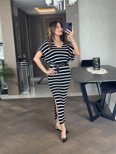 Siyah Çizgili Polo Yaka Yırtmaçlı Kadın Triko Elbise