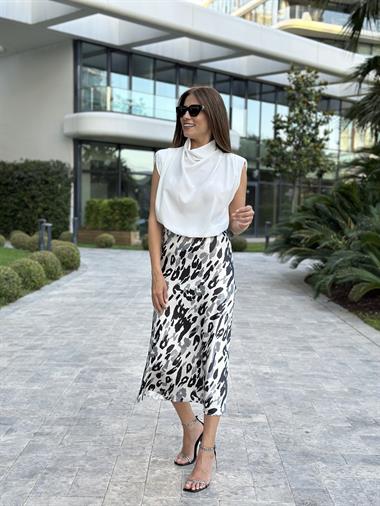 Beyaz Degaje Yaka Vatkalı Kadın Bluz