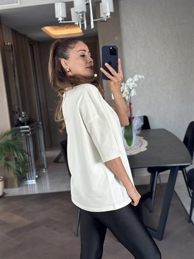 Beyaz Dik Yaka Truvakar Kol Oversize Basic Kadın T-Shirt