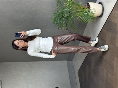 Beyaz Eteği Oval Bisiklet Yaka Uzun Kol Dikiş Detay Kadın Body